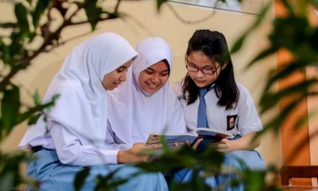 Cyber Tech Akan Hadir Untuk Memberikan Pengalaman  yang Berbeda Kepada Siswa Sekolah.