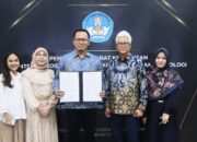 Rektor Universitas BSI Terima SK Guru Besar, Resmi Sandang Gelar Profesor
