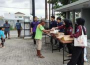 BEM dan Ormawa Universitas BSI Kampus Tegal Berbagi Takjil dan Sembako pada Masyarakat