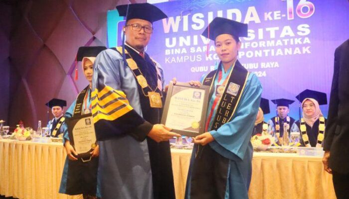 Kisah Perjalanan Deliana Alfira Salah Satu Wisudawan Terbaik Universitas Bina Sarana Informatika 2024