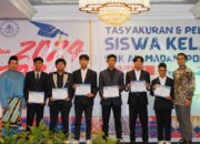 Beasiswa BJU UBSI Kampus Pontianak Resmi Diserahkan kepada Siswa Berprestasi SMK Al-Madani