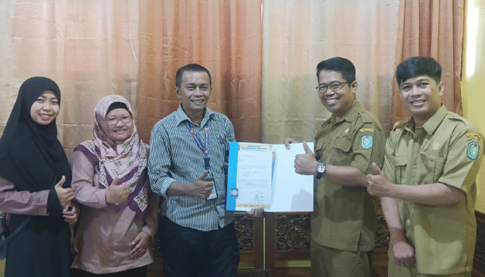 Apresiasi Prestasi Siswa, UBSI Kampus Pontianak Serahkan LOA Beasiswa ke SMK Negeri 6 Pontianak