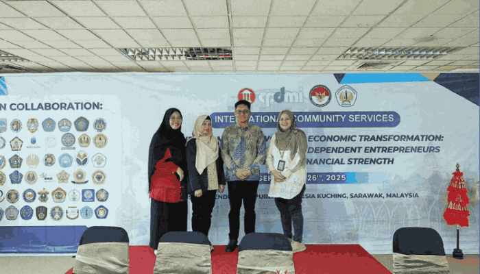 PKM Internasional di KJRI Kuching, Dosen UBSI Kampus Pontianak Bekali Pekerja Migran Jadi Entrepreneur
