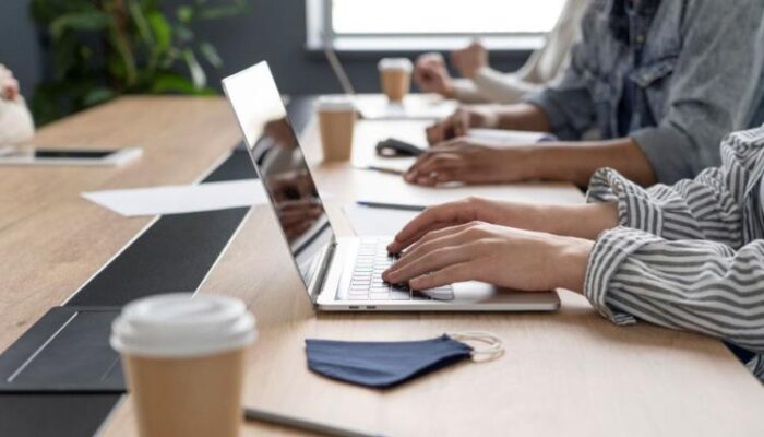 Siap Taklukkan Dunia Kerja 2025? Skill Ini Wajib Kamu Kuasai!