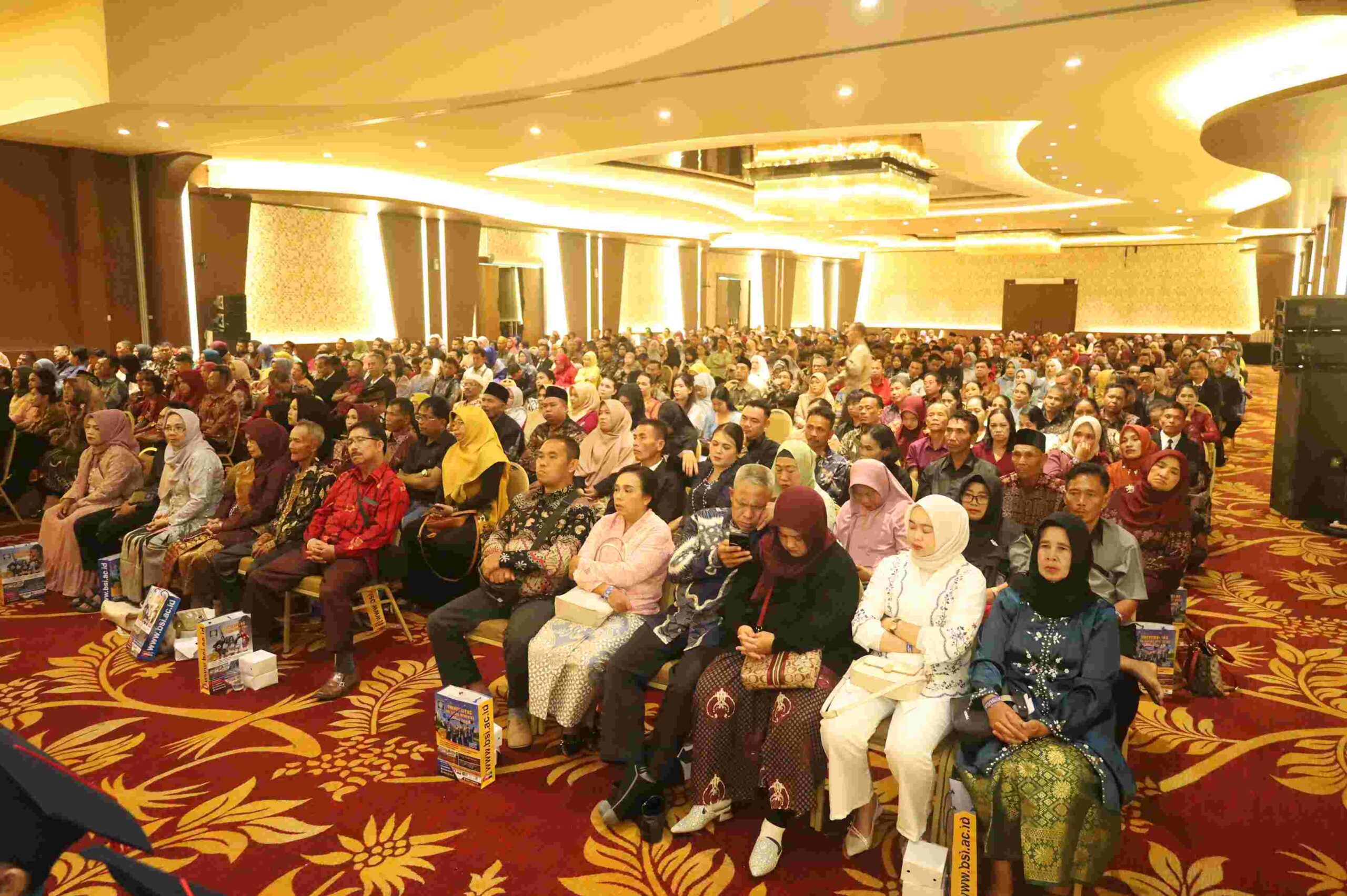 Wisuda Ke-17 UBSI Kampus Pontianak