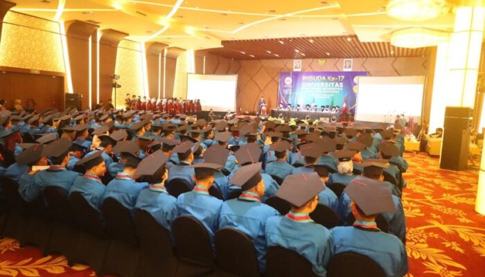Wisuda ke-17 UBSI Kampus Pontianak Hadirkan Sentuhan AI dan Budaya Lokal, Kukuhkan 297 Lulusan