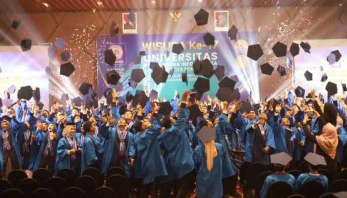 Wisudawan UBSI Kampus Pontianak: Wisuda Tahun Ini Paling Berkesan dan Kekinian!