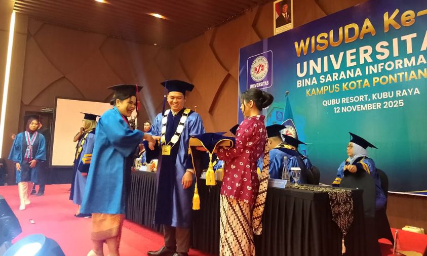 Wisuda ke-17