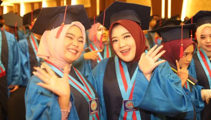 Canggih! Prosesi Wisuda UBSI Kampus Pontianak Gunakan Teknologi AI untuk Pemanggilan Nama Wisudawan