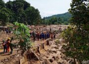 Musibah Tanah Longsor Menyisakan Duka, Solidaritas Warga Mengalir Deras