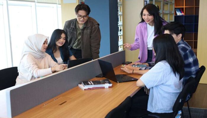 Banyak Dicari Industri, Ini Alasan Kuliah di Kampus Fintech Bikin Lulusan Lebih Siap Kerja