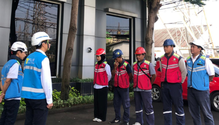 PLN Icon Plus Rapikan Kabel FO, Dukung Keandalan Jaringan di Depok Jelang Lebaran