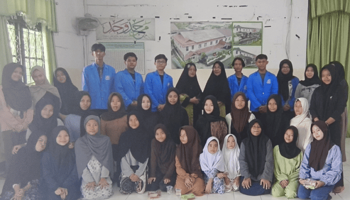 Mahasiswa UBSI Kampus Pontianak Edukasi Anak Panti Asuhan Bijak Bermedia Sosial Lewat Kegiatan PKM