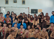 Mahasiswa UBSI Kampus Pontianak Tanamkan Semangat Gotong Royong Sejak Dini di SD Negeri 12 Pontianak Selatan