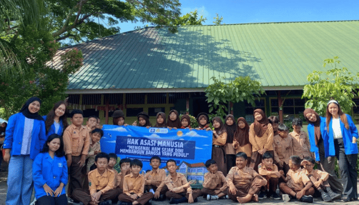 Mahasiswa UBSI Kampus Pontianak Edukasi Hak Asasi Manusia kepada Siswa SD Negeri 05 Pontianak Kota