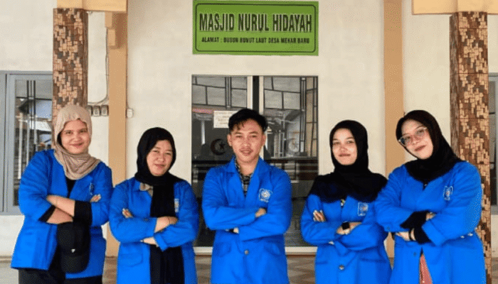 Mahasiswa UBSI Kampus Pontianak Tanamkan Kepedulian Lingkungan sebagai Wujud Cinta Tanah Air