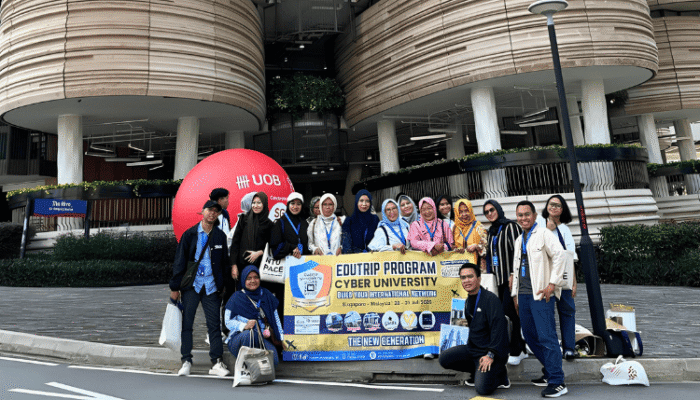 Belajar Tak Lagi Berbatas Dinding, Mahasiswa Cyber University Diajak Menjelajah Dunia Lewat Edutrip