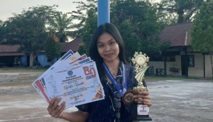 Siswi Berprestasi Asal Sanggau Mantapkan Langkah di UBSI Kampus Pontianak untuk Wujudkan Karier di Bidang Akuntansi