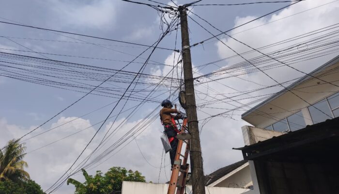 Jaringan Makin Andal, PLN Icon Plus Regional Jakarta dan Banten Lakukan Penataan Kabel Fiber Optik