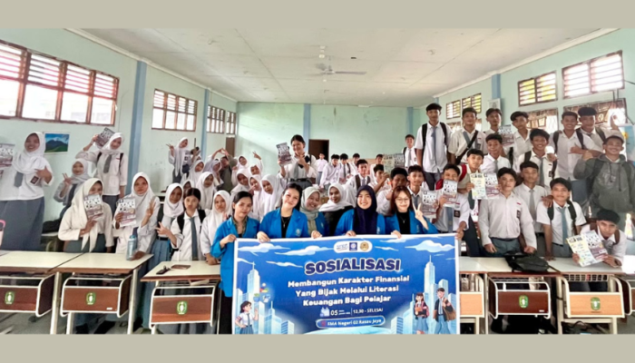 Mahasiswa UBSI Kampus Pontianak Ajak Siswa SMA Negeri 02 Rasau Jaya Bijak Kelola Keuangan Sejak Dini